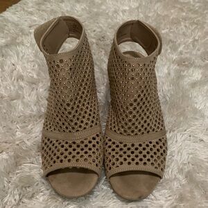 Kim Rogers Susie Sandal Heel Safari Beige with Gold Beading Size 9